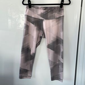 Grey and pink kaleidoscope print, leggings.